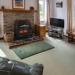 Lochside Cottage - Near Aviemore