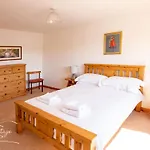 Lochside Cottage - Near Aviemore