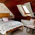 Dunroamin Bed And Breakfast