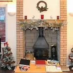 Holly Lodge
