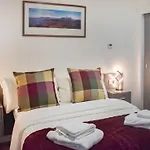 Caledonia Apartment