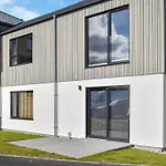 Caledonia Apartment