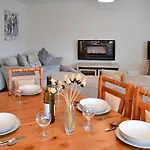 Glen Apartment
