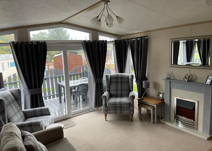 Freedom Lodge-Aviemore With Free Starlink Superfast Broadband 150Mbps - All Bedding And Towels Included - Pet Free