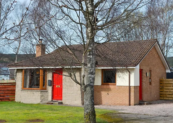 Holly Lodge