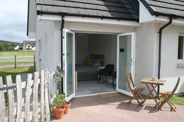 The Snug At The Lodge, Homestay