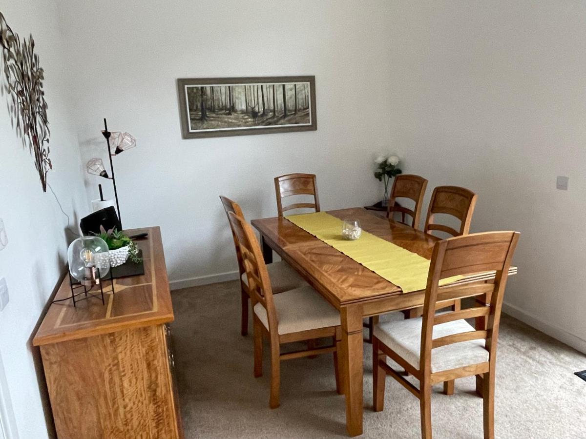 Woodside Retreat In *