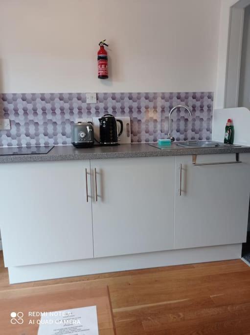 Apartment Avalon Studio. Comfy Well Equipped Cosy Studio. *