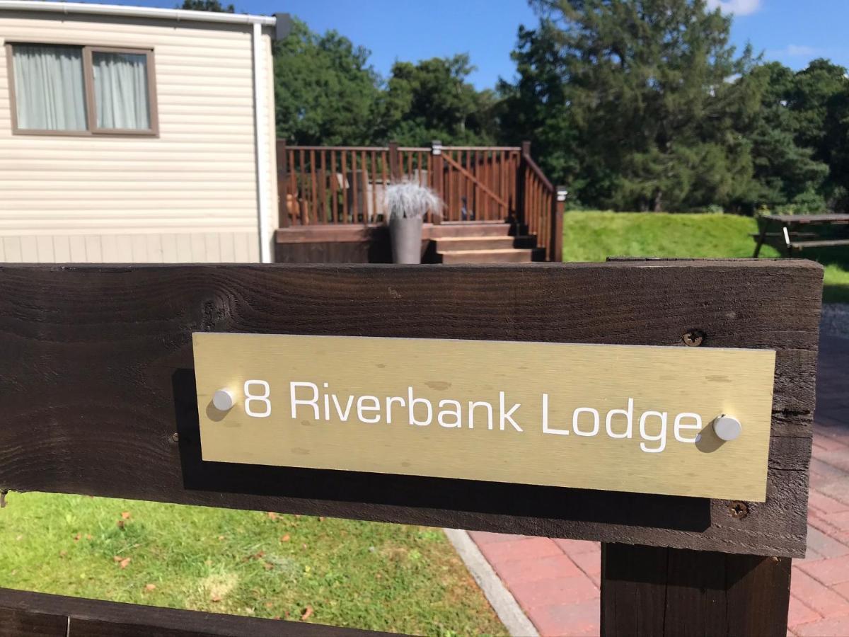 Riverbank Holiday home *