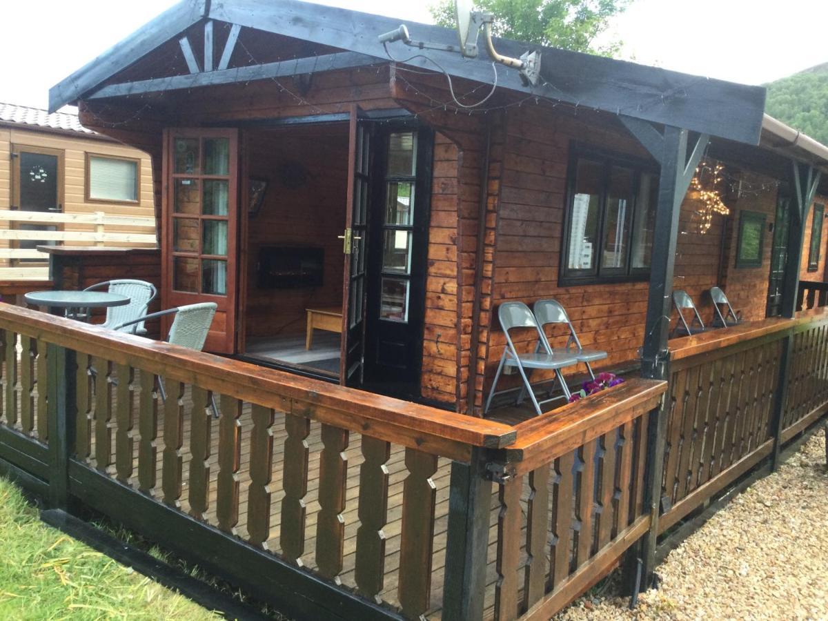 Riverside Retreat *