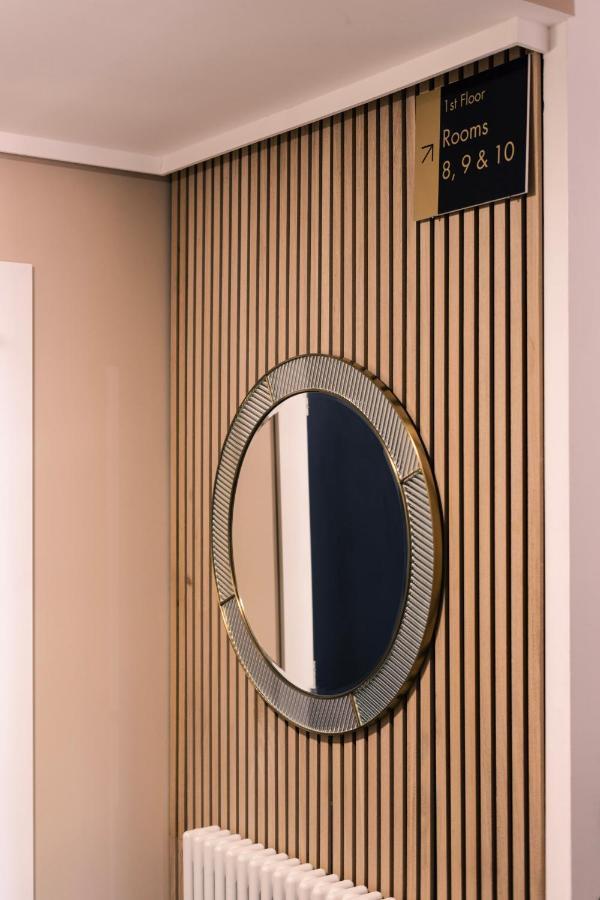 Apartment Sweeney One *