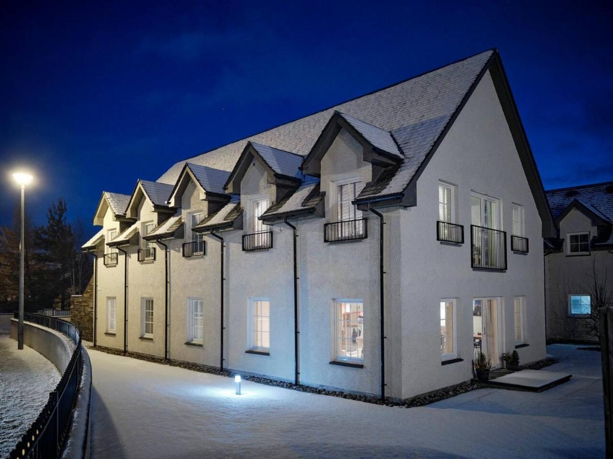 The Steadings, Luxury 5 Star Rated 3 Bed With Cinema Garden And Parking Apartment