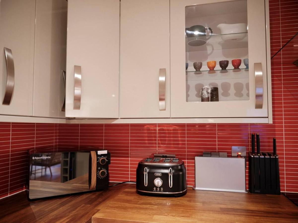The Steadings, Luxury 5 Star Rated 3 Bed With Cinema Garden And Parking Apartment *