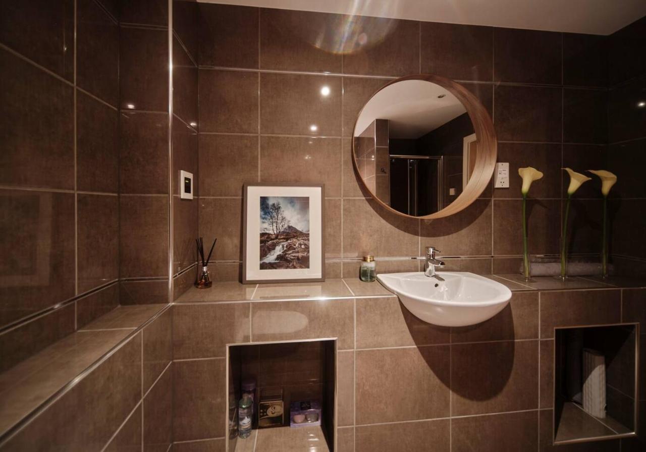 The Steadings, Luxury 5 Star Rated 3 Bed With Cinema Garden And Parking *