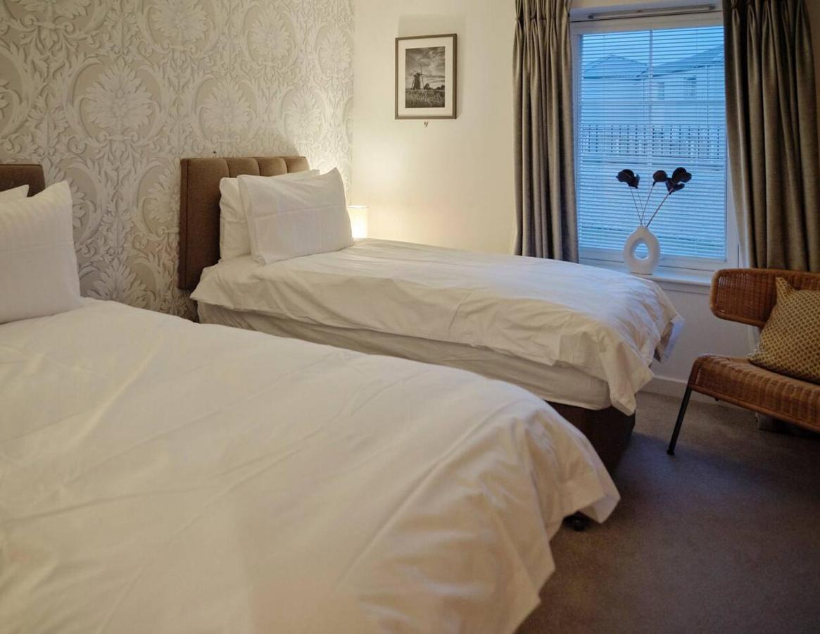 The Steadings, Luxury 5 Star Rated 3 Bed With Cinema Garden And Parking Apartment