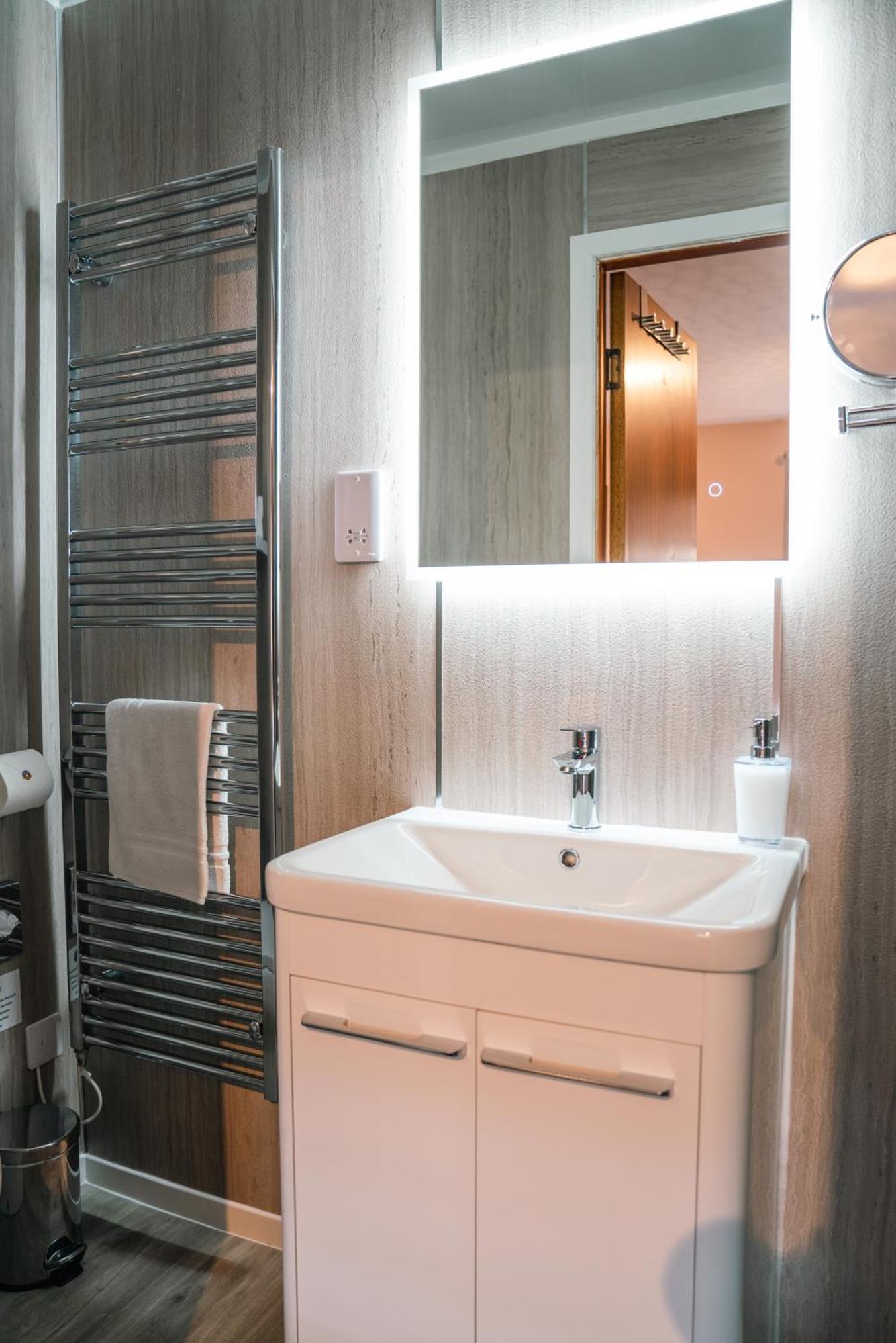 Eriskay And Glamping Bed & Breakfast Aviemore