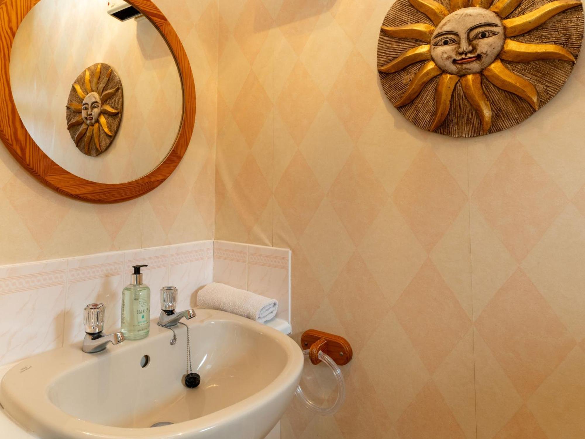 Falcon By Interhome Aviemore
