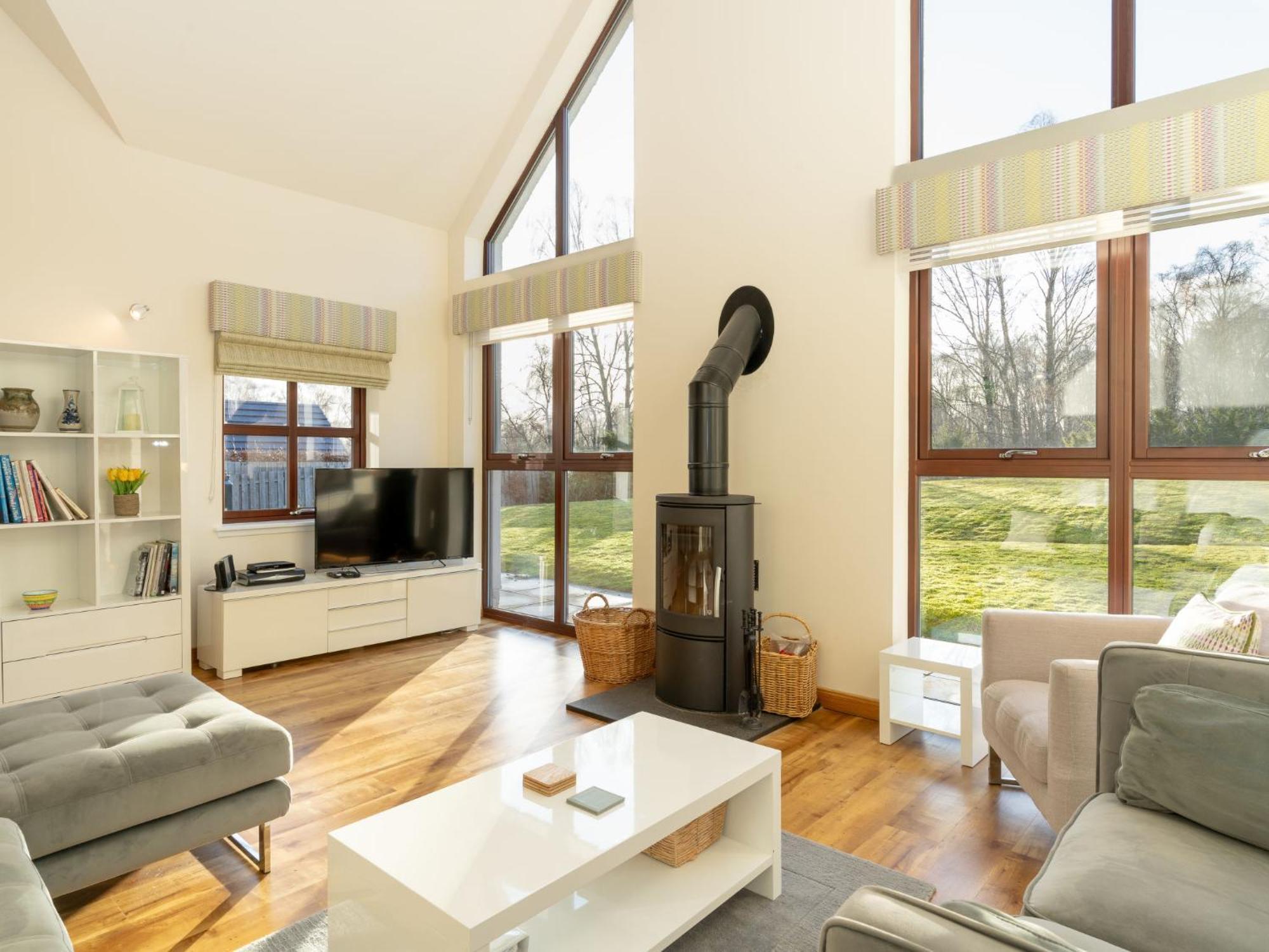 Pineways By Interhome * Aviemore