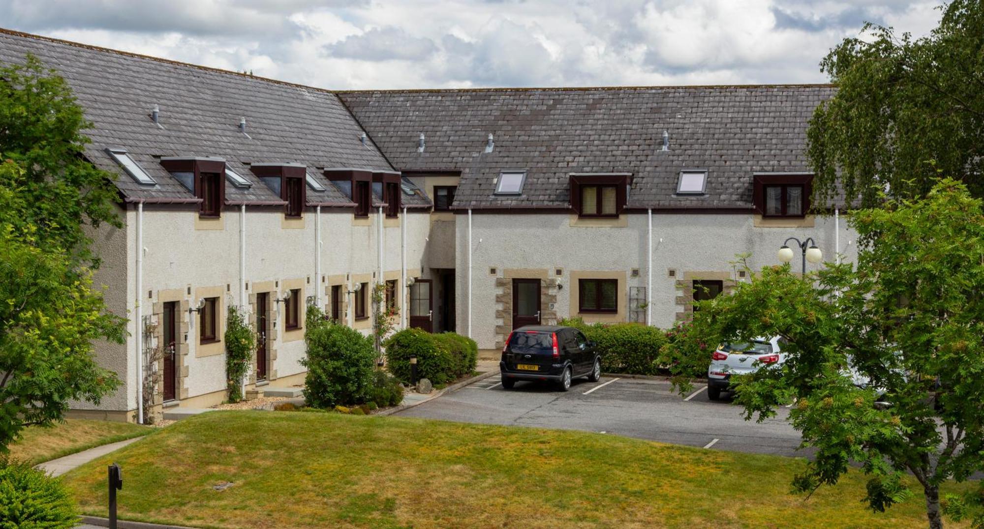 Scandinavian Village Ltd 4*