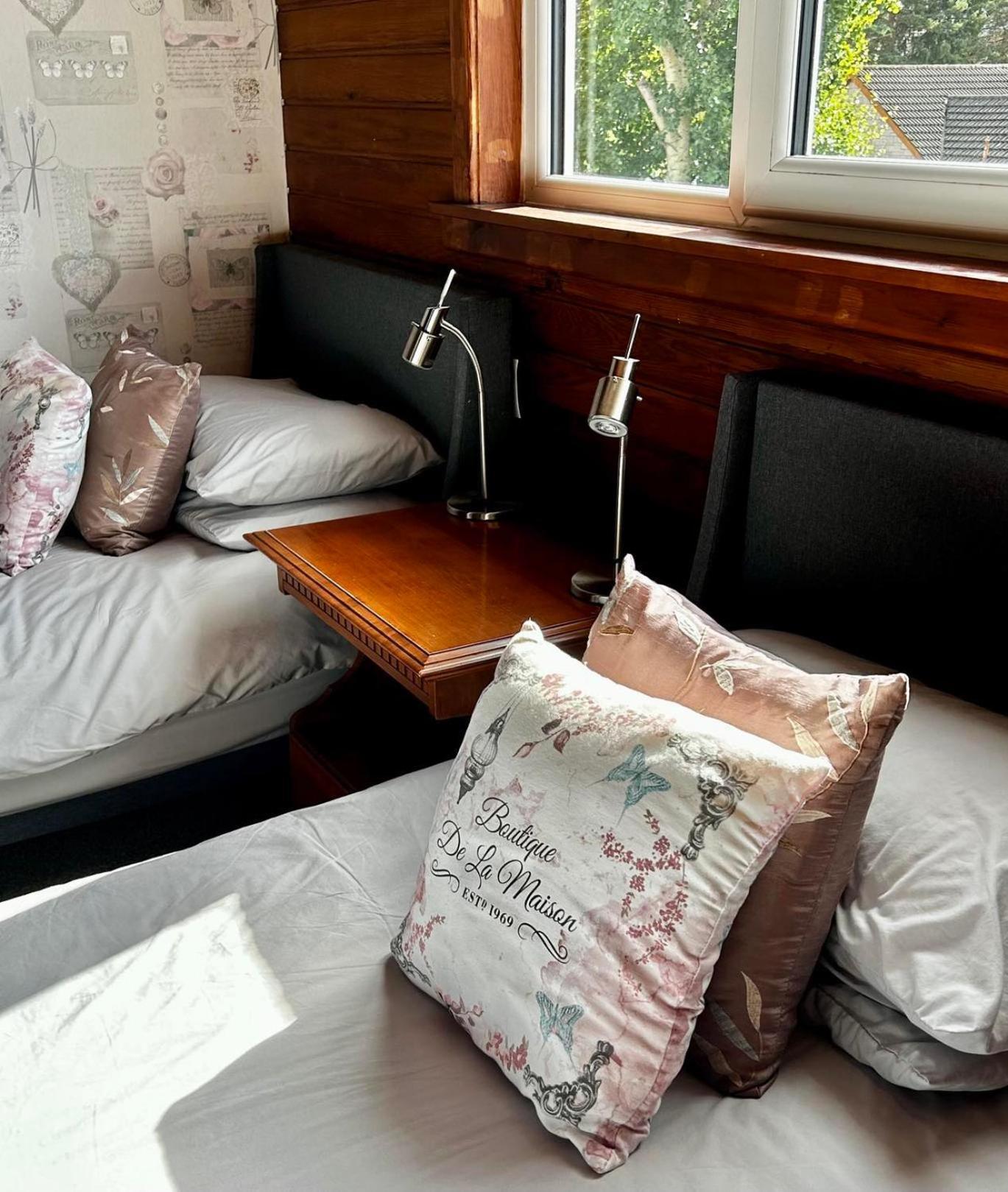 Bed & Breakfast Dunroamin 4*