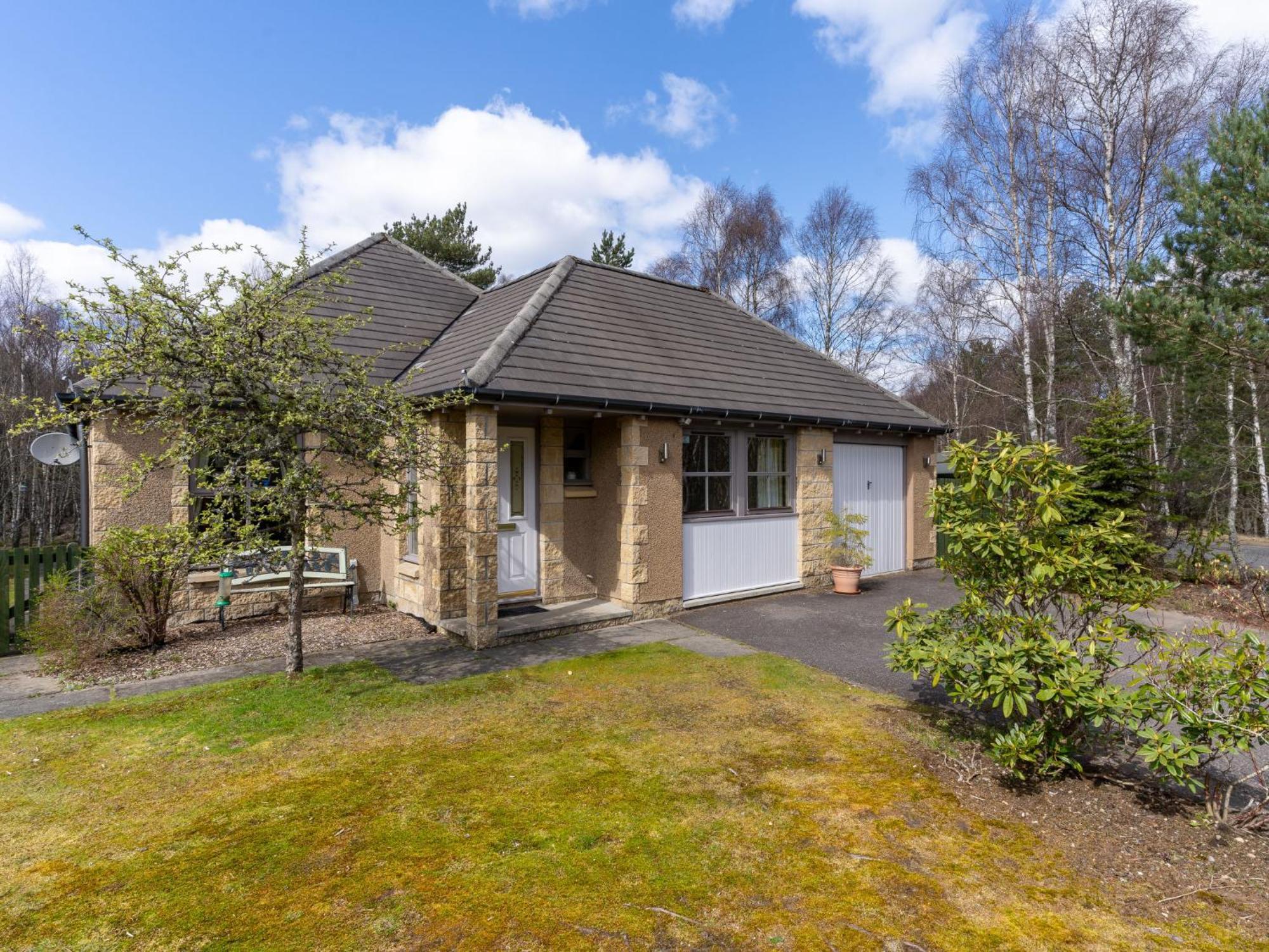 Holiday home Falcon By Interhome