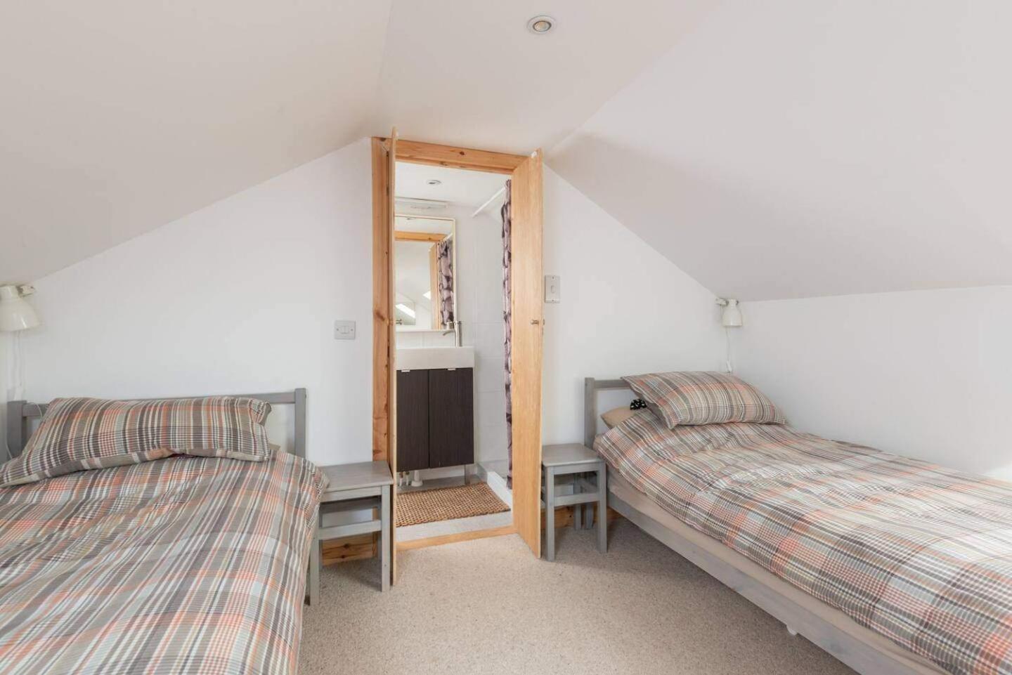 4guests-2br-privategarden-freeparking * Aviemore