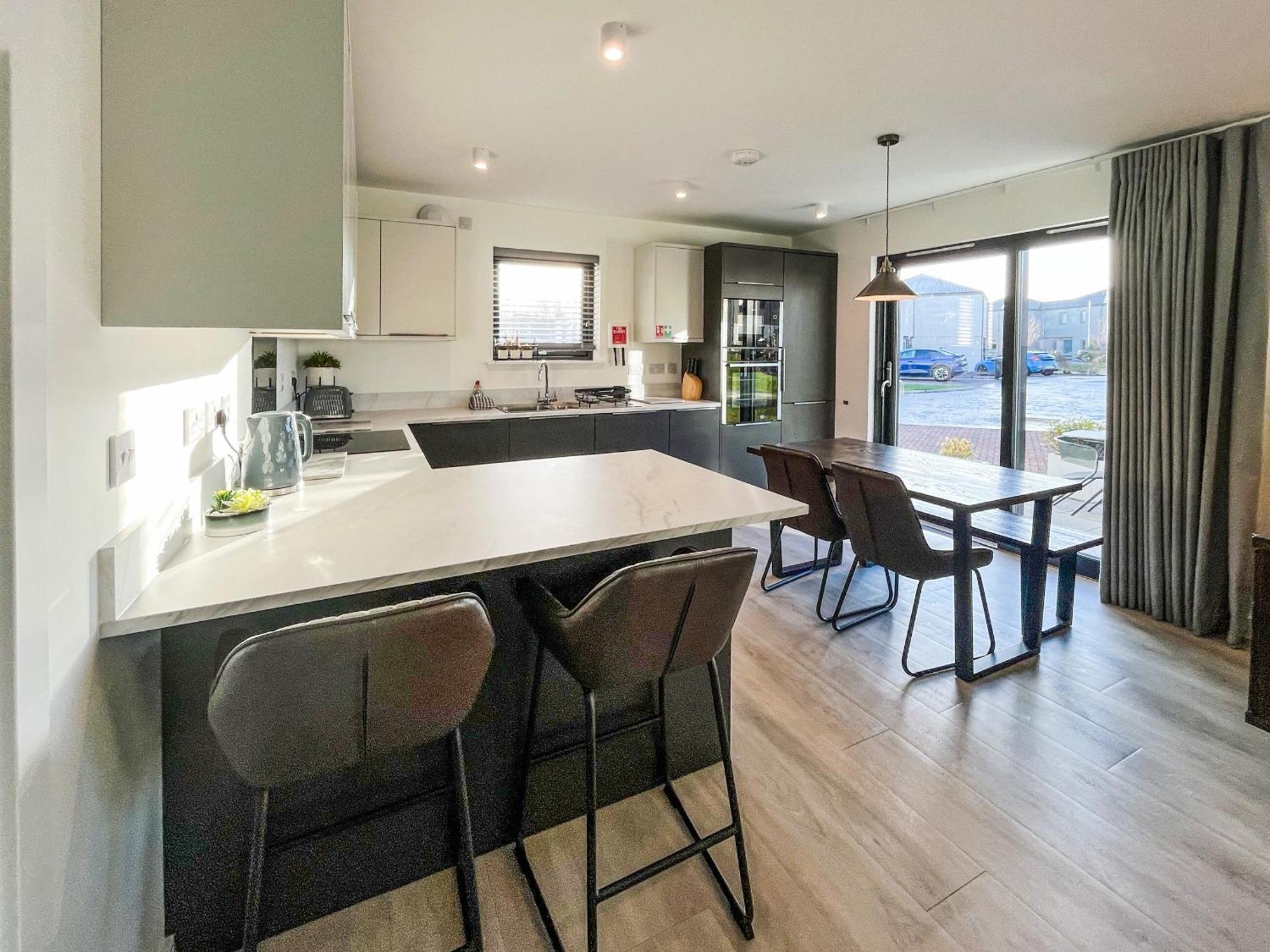 The Peaks Apartment *