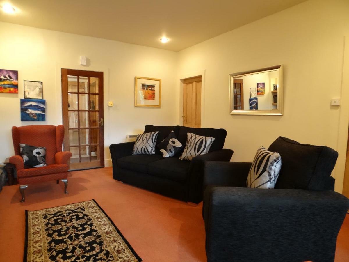 14 Railway Terrace *