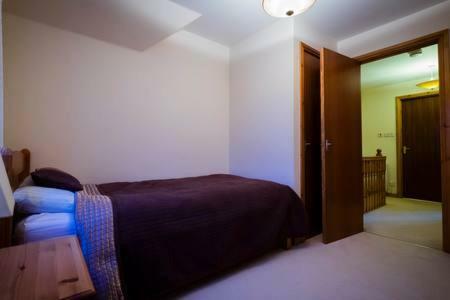 Sunbury Apartment *