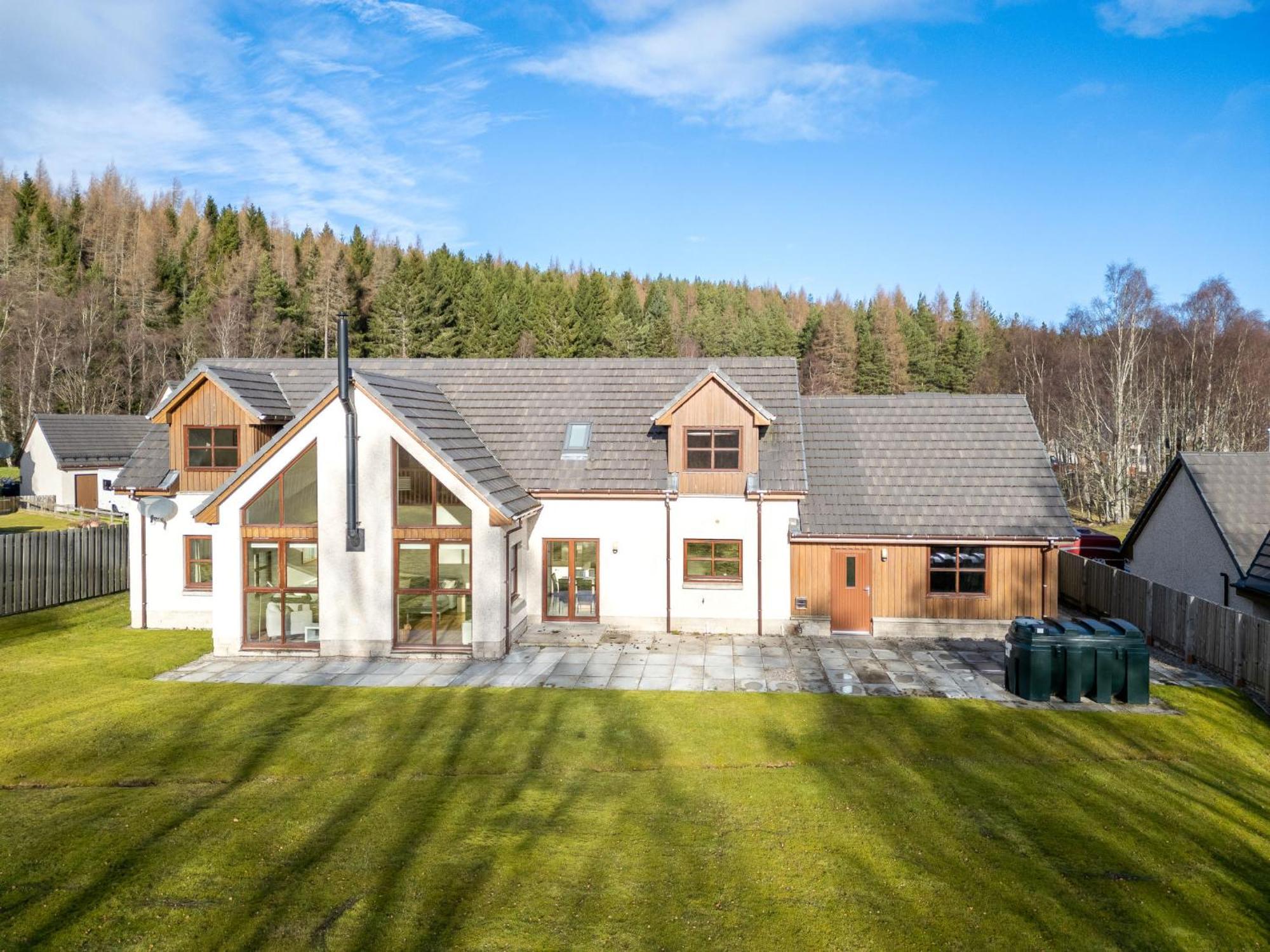 Pineways By Interhome Aviemore